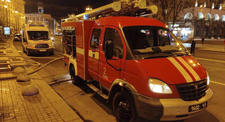 В центре Киева горел ресторан: клиентов эвакуировали в пледах