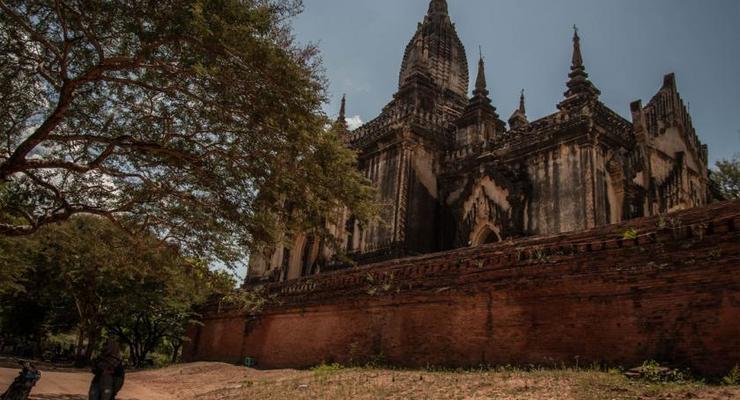 Туристы сняли порно в храме Мьянмы: их разыскивает полиция