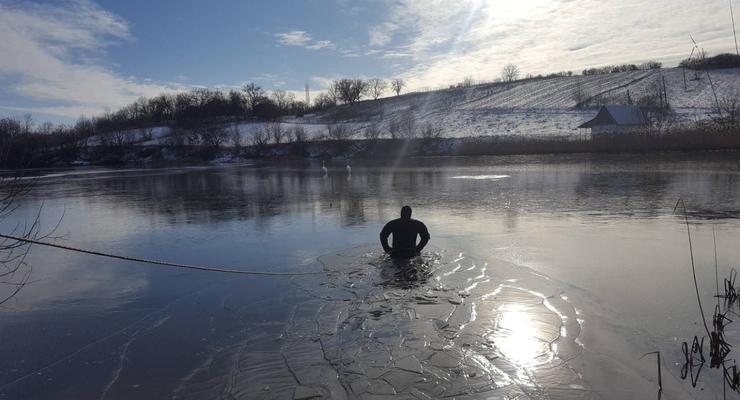 В Харьковской области дети провалились под лед, двое погибли