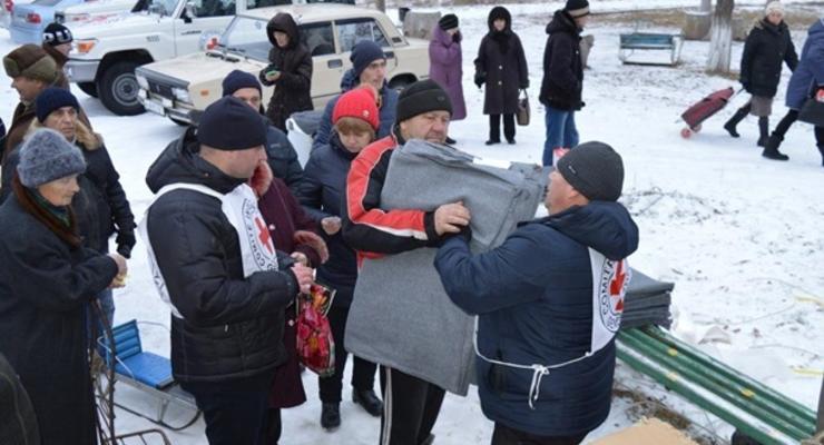 Красный Крест отправил в "ЛДНР" 100 тонн продуктов