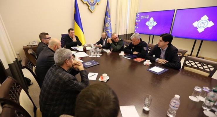 Обострение на Донбассе: Зеленский экстренно созывает СНБО