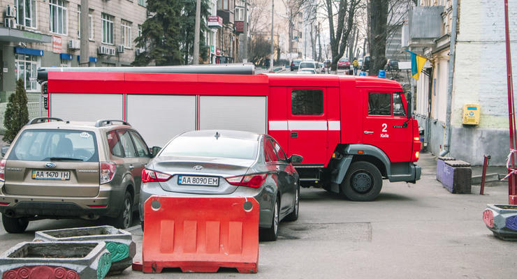 В центре Киева нашли почерневший труп и еле живого мужчину