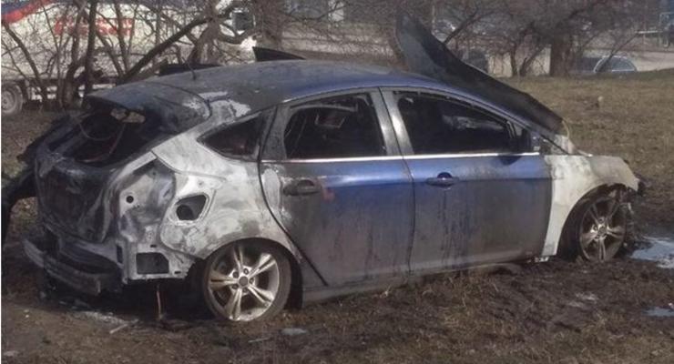 Радикальные методы борьбы с "героями парковки": Владельцу сожгли авто