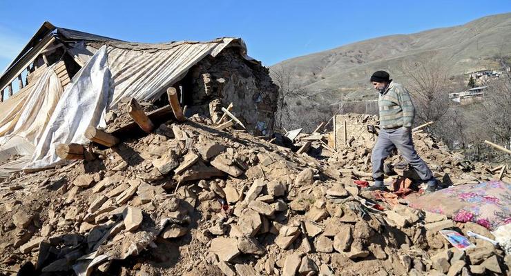 В Турции в результате землетрясения погибли восемь человек