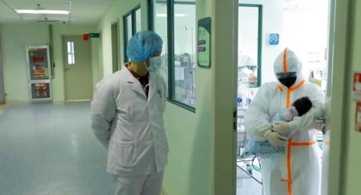 В Китае новорожденная выздоровела от коронавируса без лекарств