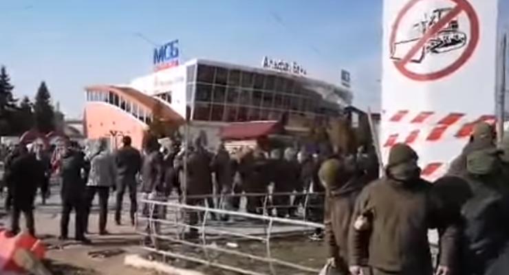 В Харькове на рынке Барабашово произошли столкновения со стрельбой