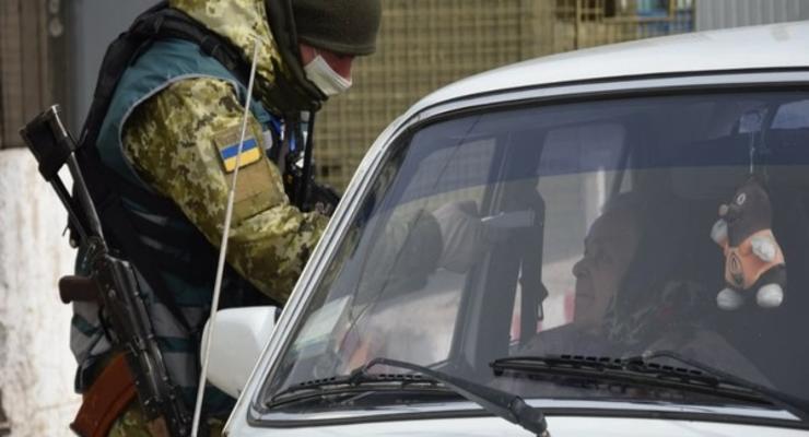 На Донбассе при пересечении границы с ОРДЛО людям начали мерять температуру