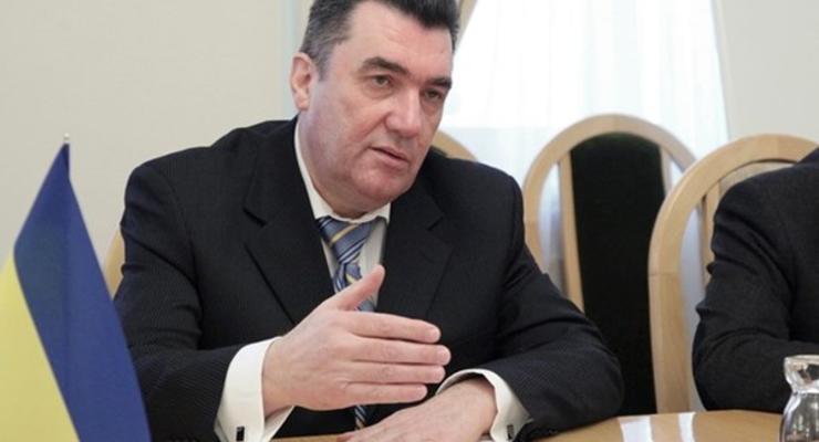 Секретарь СНБО рассказал, что коронавирус попадет в Украину и посоветовал лечиться салом