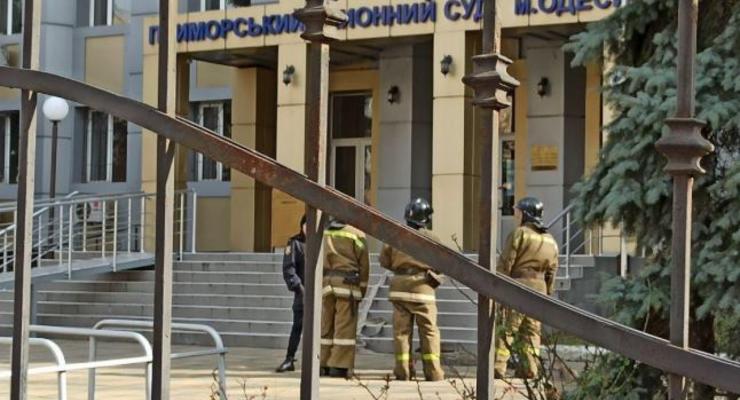 В Одессе обвиняемый в убийстве вытащил гранату и взял в заложники судей