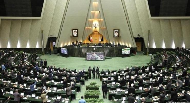 Парламент Ирана закрылся из-за вспышки коронавируса