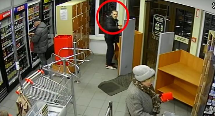 В Полтаве покупатель украл из магазина пожертвования для больных детей