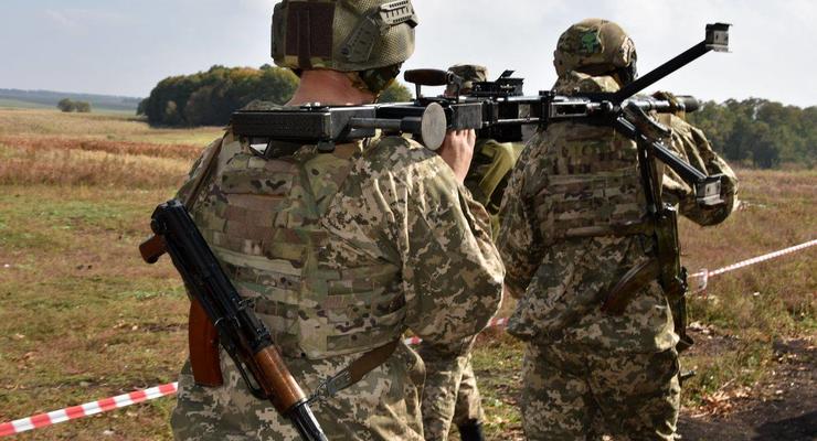 Сутки на Донбассе: противник обстреливал украинских военных, потерь нет
