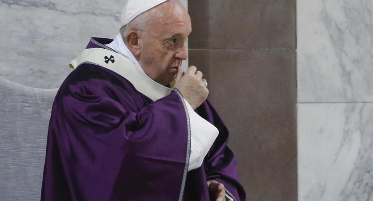 Папа Римский отменил участие в мероприятиях из-за простуды