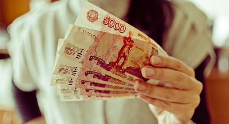 Доллар в России вырос до максимума за год