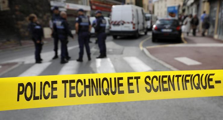 Неизвестный устроил стрельбу в парижской мечети