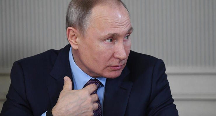 Путин назвал "чушью" слова Зеленского об освобождении Освенцима