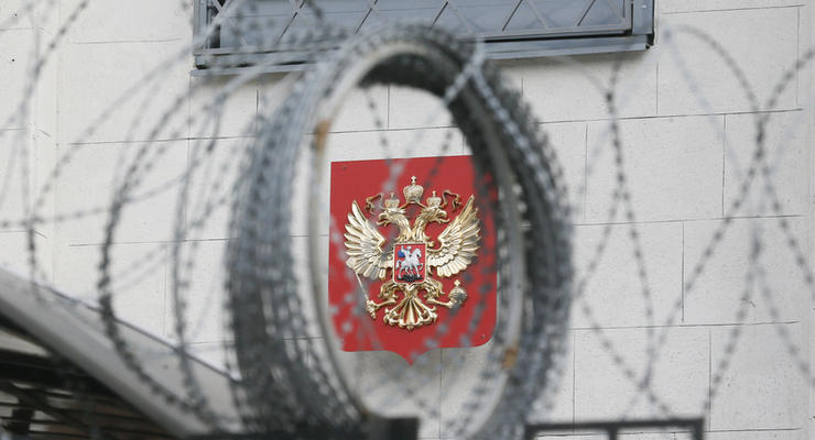 КГГА разорвала договоры аренды с посольством РФ