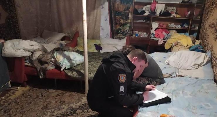 Не кормит детей и хулиганит: под Одессой у горе-матери отобрали 4 детей