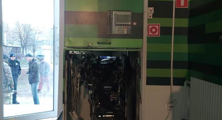В Харькове грабители подорвали банкомат в жилой многоэтажке