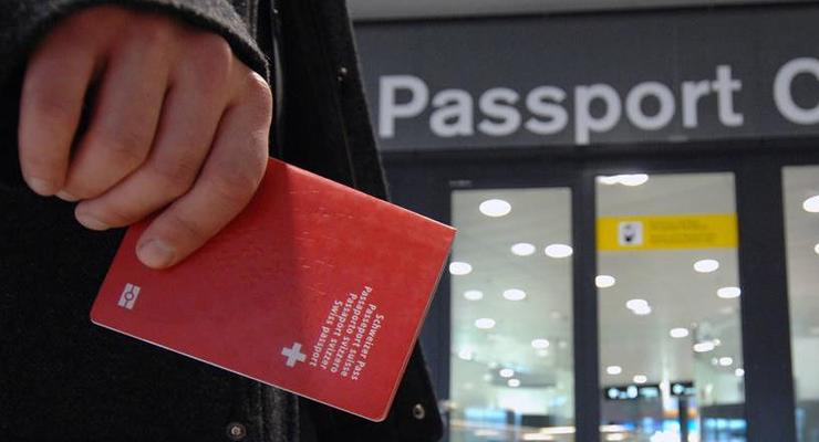 Иностранцев не будут штрафовать за просроченные визы