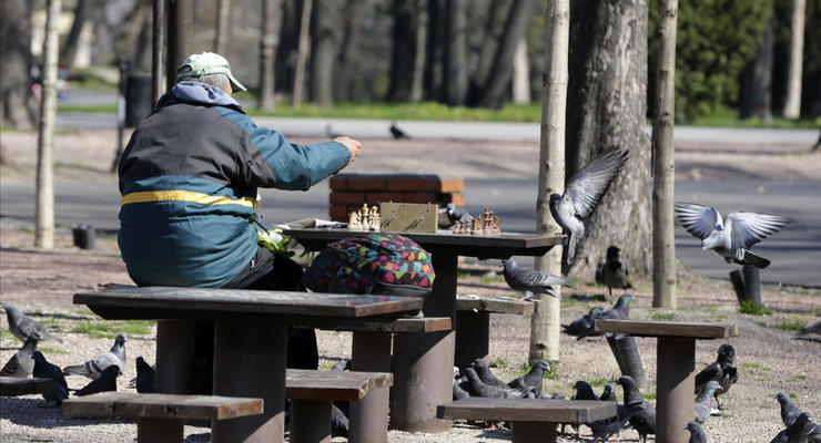 Сербия вводит комендантский час для пожилых людей