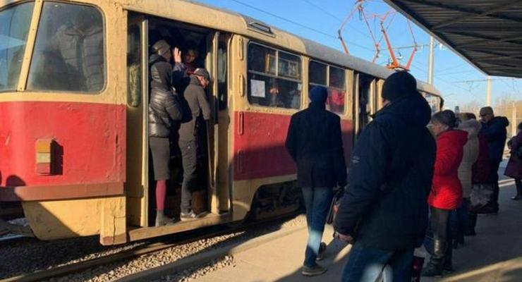 В Харькове транспортный коллапс из-за закрытого метро: Реакция людей