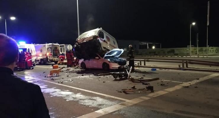 Жуткая авария с участием "скорой" в Виннице: Много пострадавших