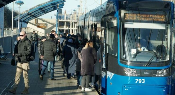 Киев полностью останавливает пассажирские перевозки, - Аваков