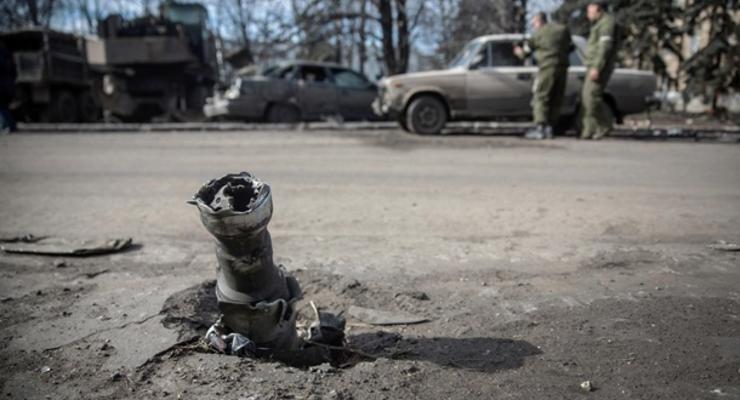 Сутки на Донбассе: 10 обстрелов, ранен военный