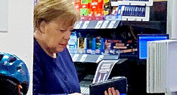 Меркель накупила вина и туалетной бумаги
