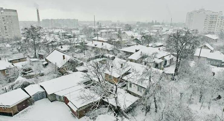 Украину засыпает снегом