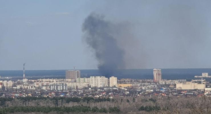 В Киеве на Троещине произошел пожар: Все подробности