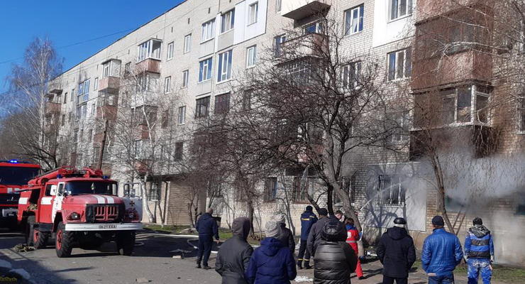 На Харьковщине произошел пожар со взрывом в многоэтажке