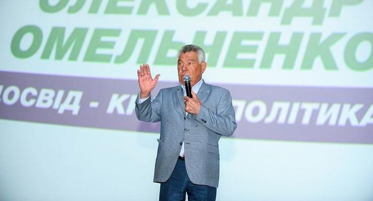 Я еще пожить хочу: Экс-мэр Омельченко просил депутатов быстрее разойтись