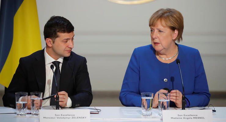 Зеленский обсудил с Меркель поддержку Украине в борьбе с эпидемией