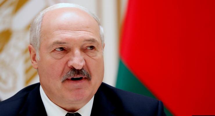 Лукашенко выступил против изоляции в "тухлых квартирах"
