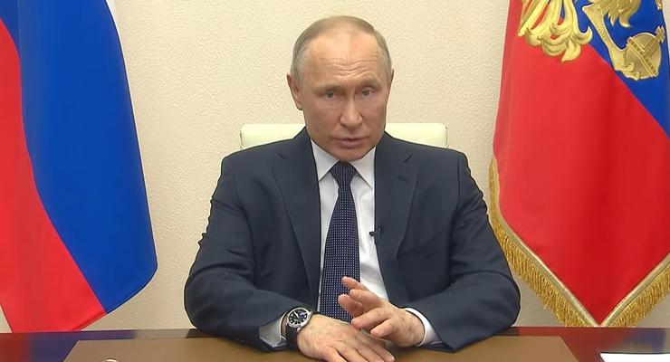 Путин продлил выходные в России на месяц