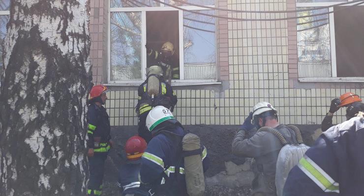 Из-за пожара на территории шахты эвакуировали 570 человек – ГСЧС