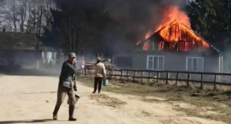 На Житомирщине вместе с сухостоем сожгли сельсовет