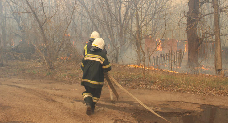 В Чернобыльской зоне продолжают тушение пожаров
