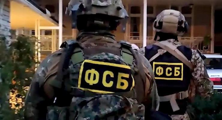 ФСБ заявляет, что задержала в Крыму "украинских шпионов"