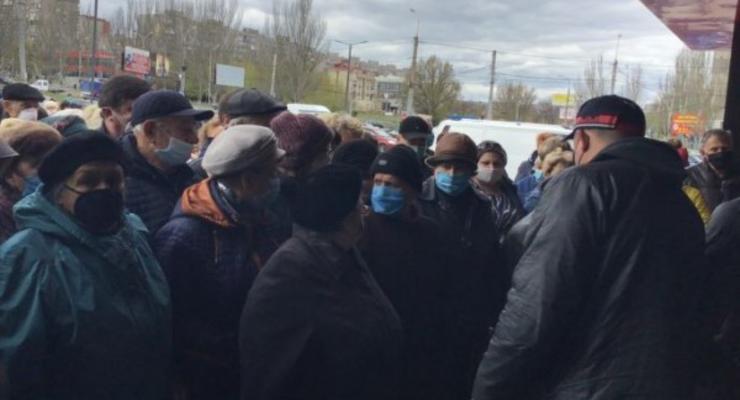 Полиция накажет причастных к массовому нарушению карантина в Мариуполе