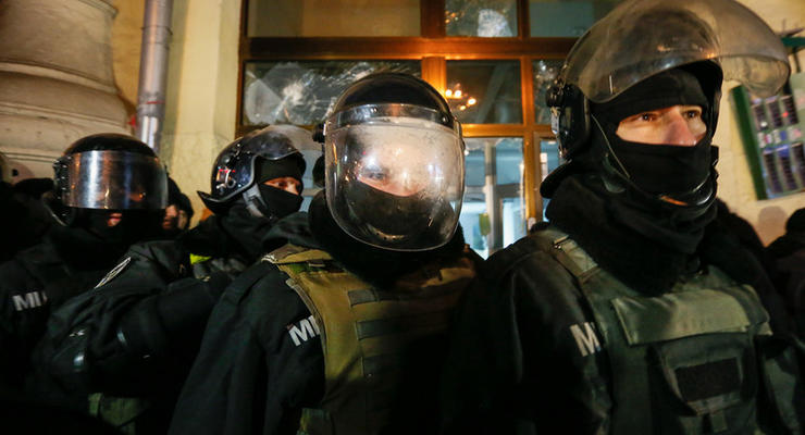 Экс-"беркутовцу" сообщили о подозрении за разгон Евромайдана