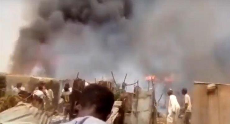 В Нигерии при пожаре в лагере для беженцев погибли 14 человек