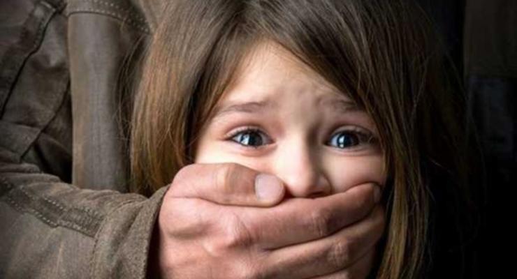 В Каменском мужчина изнасиловал двух девочек – СМИ