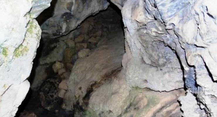 Туристы жили в пещере в Индии из-за COVID-19