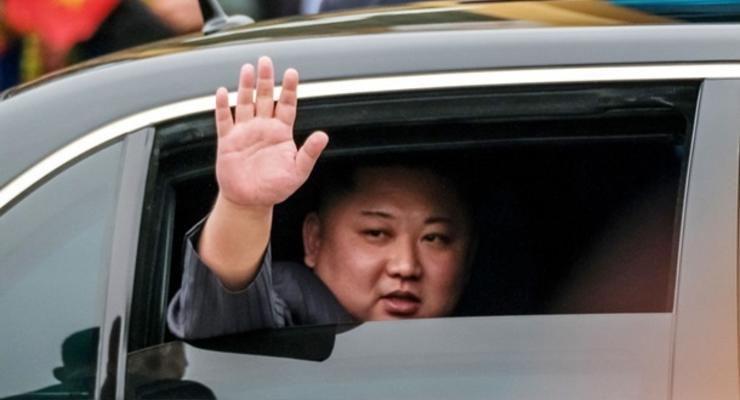 СМИ "нашли" пропавшего Ким Чен Ына на вилле