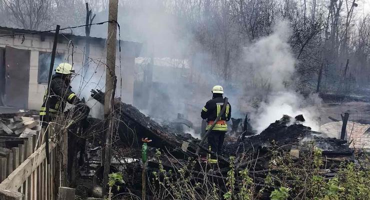 Под Киевом пожар уничтожил дачные дома