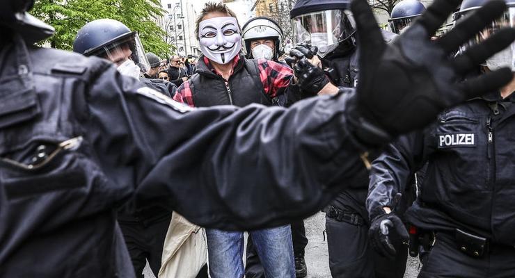 В Берлине на акции протеста задержали более 100 человек