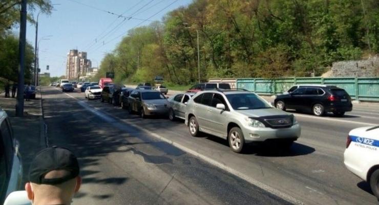 7 автомобилей столкнулись в Киеве